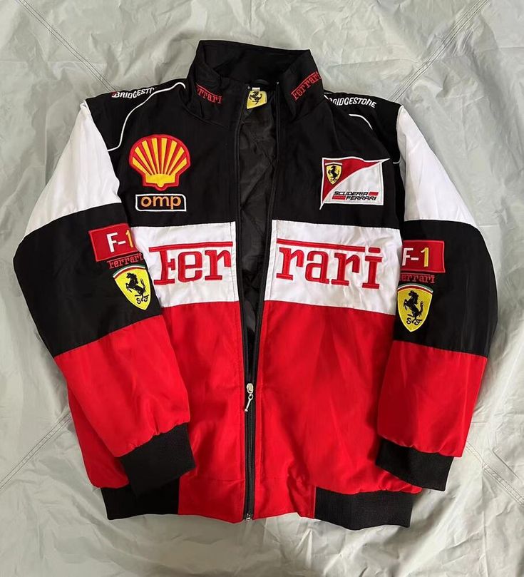 Chic Ferrari F1 Team Racing Jacket: 2024 Hot Trend in Black & Red Printed